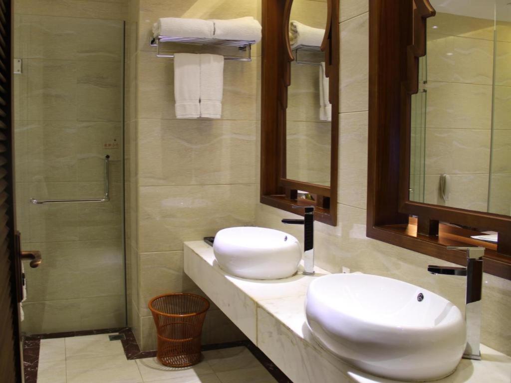 Grand Metro Park Bay Hotel Tam Á Ngoại thất bức ảnh